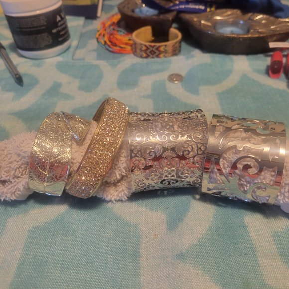 Jewelry - Picture 5 of 5